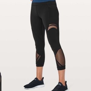 Lululemon Forget The Sweat Crop *21" Size 6 Black